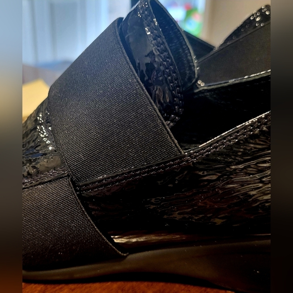 Unity in Diversity Slip On Black Shoes Size 38 (US 7.5-8) - Picture 10 of 10